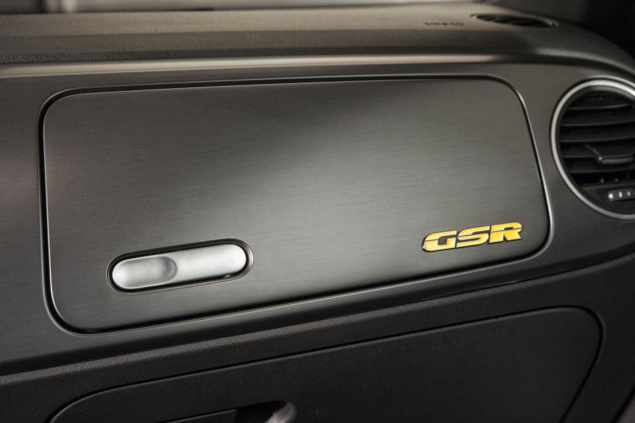  Volkswagen Beetle GSR Limited Edition 2013 года  (фото 3 из 26)